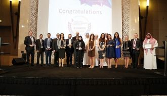 بنك فلسطين يحصل على جائزة "الشركة الرائدة في مجال العلاقات مع المستثمرين - المشرق "2017