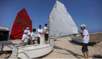 بنك فلسطين يقدم رعايته لفعاليات بطولة ودورة متخصصة في ركوب وقيادة القوارب الشراعية في غزة