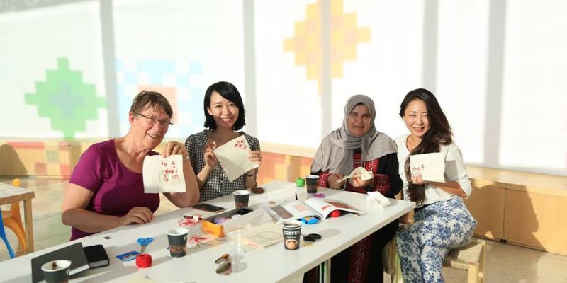 قعدة شاي وتطريز مع تيتا Tea & Embroidery with Grandma