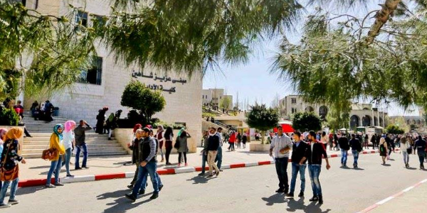 أحاديث كثيرة: السنة الجامعية الأولى