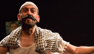 مسرحية وهنا انا في القصبة - الفنان احمد طوباسي - مسرح الحرية