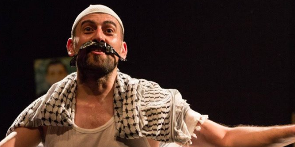 مسرحية وهنا انا في القصبة - الفنان احمد طوباسي - مسرح الحرية