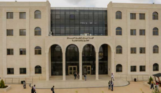 اللقاء الاول لنادي القراءة في دائرة القانون