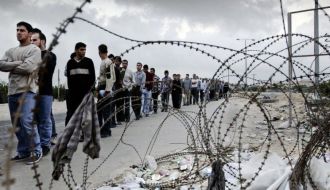 121 ألف عامل فلسطيني في إسرائيل والمستعمرات