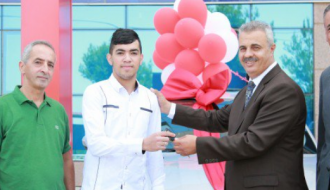 البنك العربي يعلن عن اسم الفائز بالجائزة الكبرى مع "برنامج شباب"