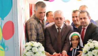 "الإسلامي الفلسطيني" يتبرع بأجهزة الكترونية لمدرسة في حوارة